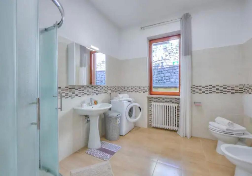 Apartment With View Lake Maggiore/Laveno Mombello Exterior foto
